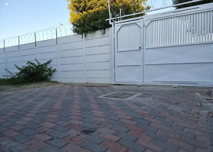 Cheap hotel: Ojong'S Guesthouse Kraaifontein - Eikendel
