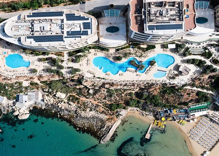 Hotel Jacuzzi: Radisson Blu Resort & Spa, Malta Golden Sands