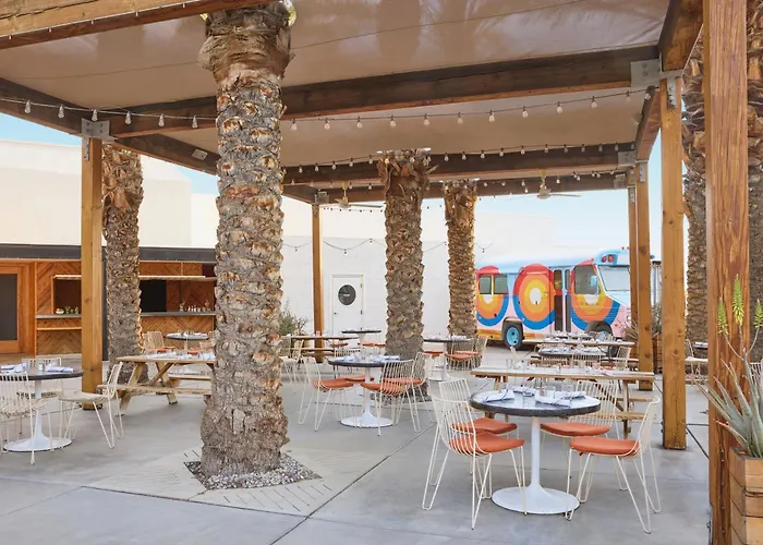 Airport Hotel: Ace Hotel And Swim Club Palm Springs