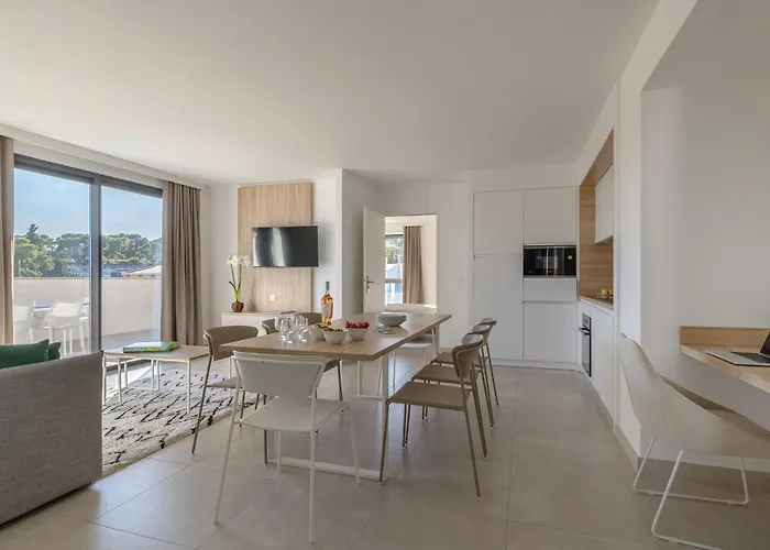 Family Hotel: Lagrange Apart'Hotel Antibes Olympie