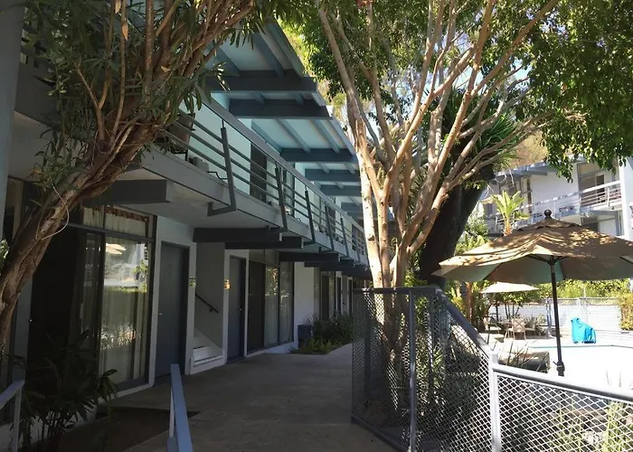 Pet Friendly hotel: Highland Gardens Hotel