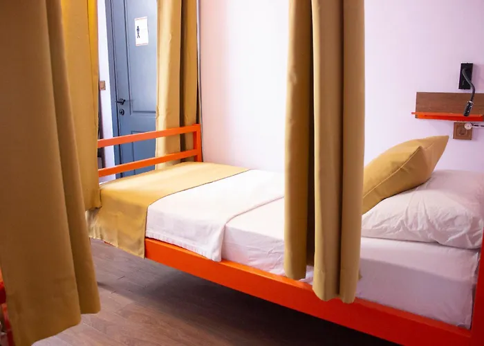 Hostel: Le Banc