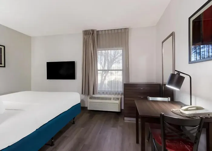 Hotel with view: Mainstay Suites Extended Stay Hotel Casa Grande