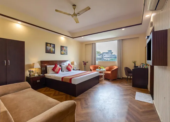 Romantic hotel: Hotel Picasso Residency Naraina Delhi - Couple Friendly Local Ids Accepted