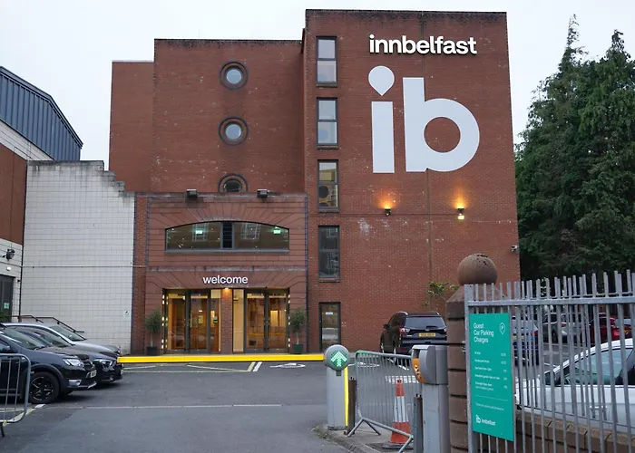 Hotel near College: Innbelfast