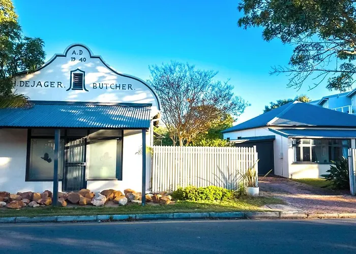 Pet Friendly hotel: De Jagers Studio On Rawson