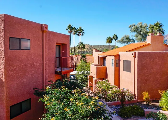 Pool Villa: Sabino Canyon Condos