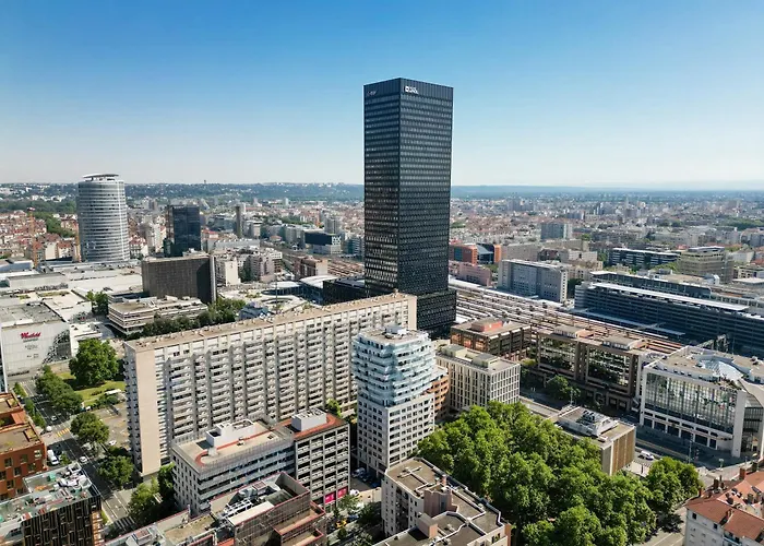 Nemea Appart Hotel So Cloud Lyon Gare Part-Dieu