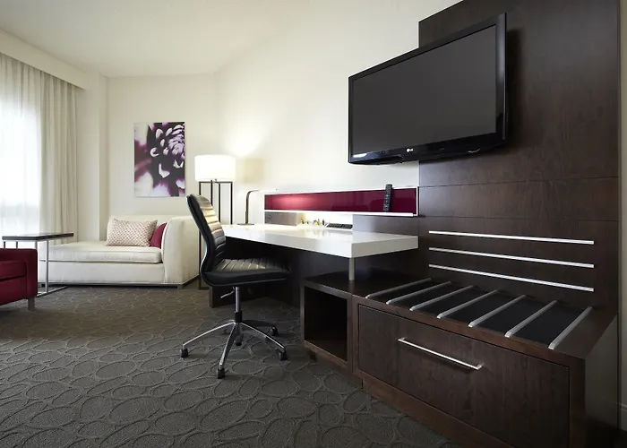 Romantic hotel: Delta Hotels By Marriott Montreal