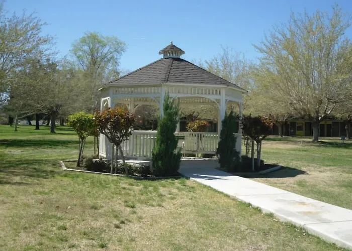Golf hotel: Green Tree Inn And Extended Stay Suites