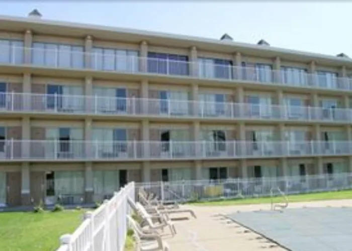 Motel: Ambassadors Inn & Suites