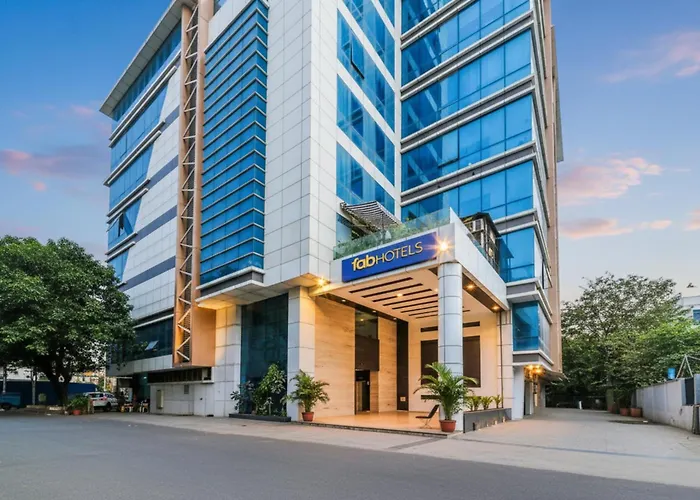 Beach hotel: Fabhotel Aksa International