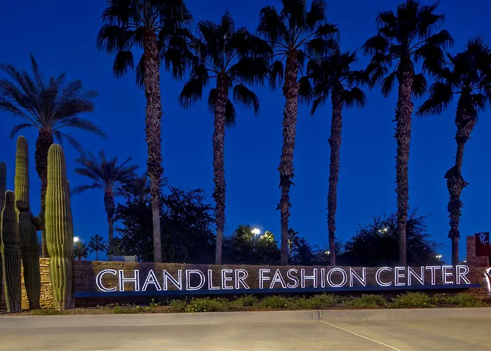 Hotel with pool: Hyatt Place Phoenix Chandler - Fashion Center