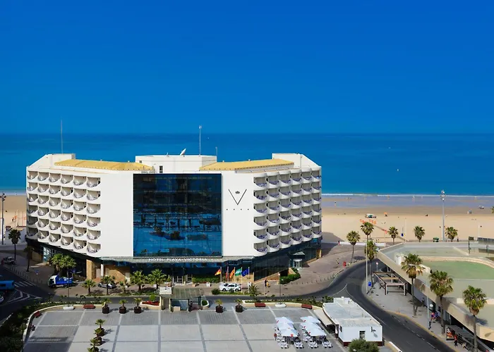Beach hotel: Hotel Playa Victoria