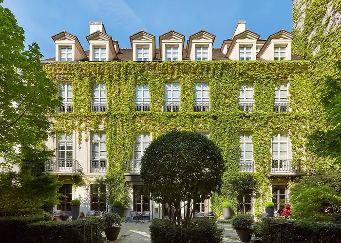 Hôtel Jacuzzi: Hôtel Le Pavillon de la Reine