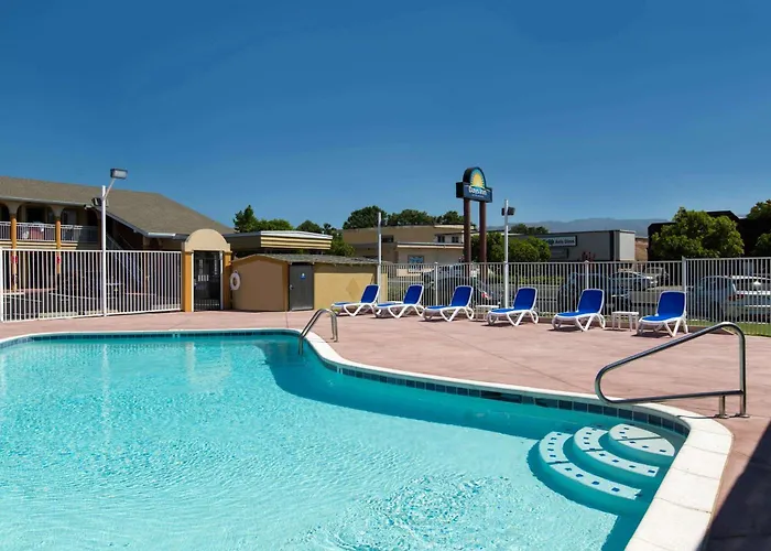 Motel: Days Inn By Wyndham Ukiah