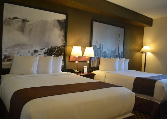 Super 8 By Wyndham Ambassador Bridge Windsor On