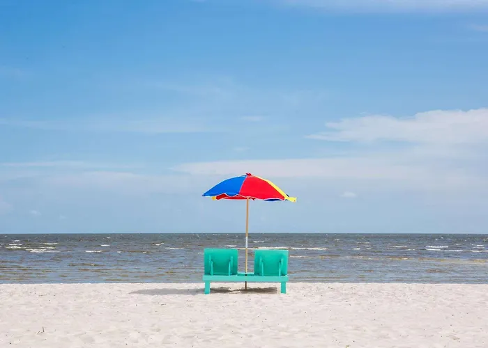 Resort: Super 8 By Wyndham Diberville Biloxi Area