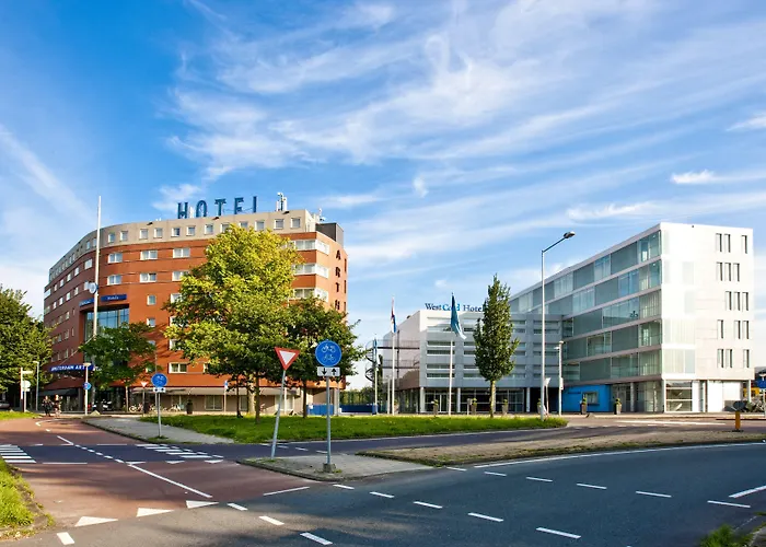 Pet Friendly hotel: Westcord Art Hotel Amsterdam 4 Stars