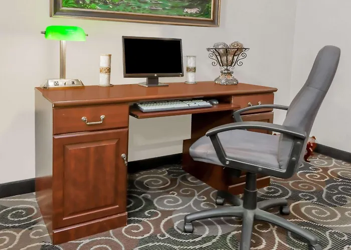 Super 8 By Wyndham Pine Bluff