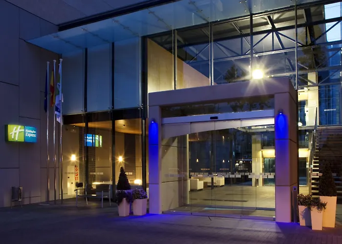 Hotel de 3 estrellas: Holiday Inn Express Barcelona City 22@ By Ihg