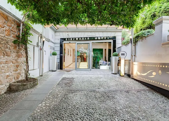 Hotel Jacuzzi: Best Western Cinemusic Hotel