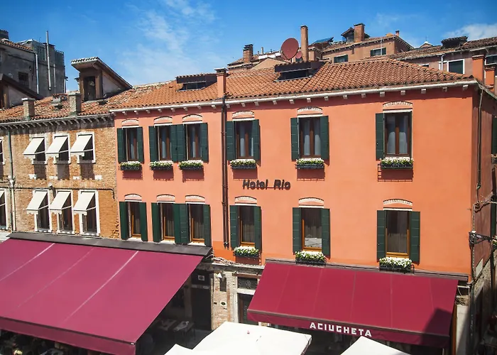 Hotel with view: Hotel Rio