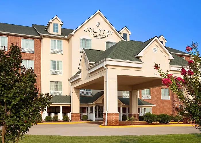 Hotel with pool: Country Inn & Suites By Radisson, Conway, Ar