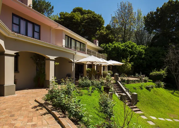 Hotel with pool: Southern Light Country House