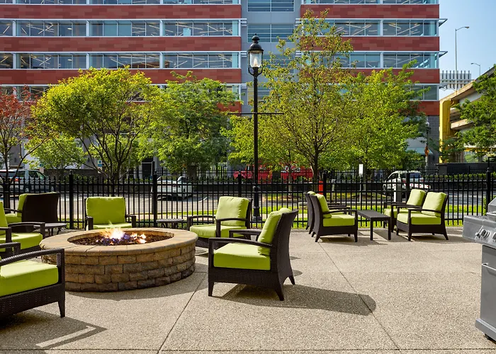 Pet Friendly hotel: Hyatt Place Pittsburgh North Shore
