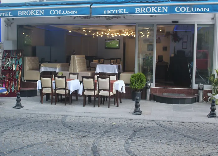 4 star hotel: Hotel Broken Column