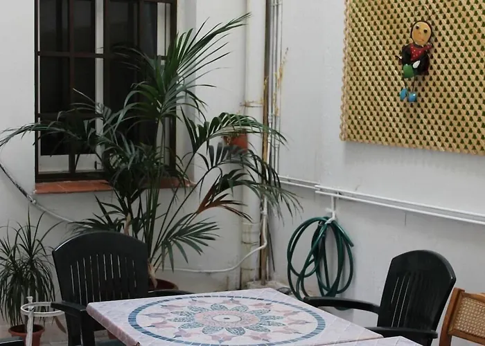 Hotel cerca del colegio: Central Station Hostel Barcelona