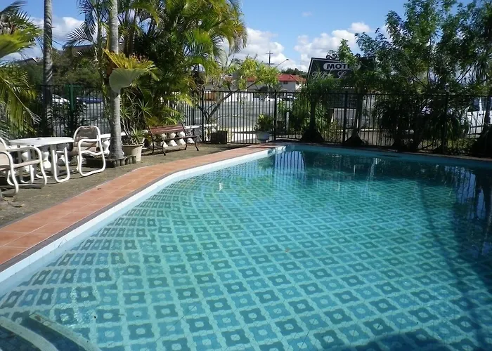 Pet Friendly hotel: White Lanterns Motel