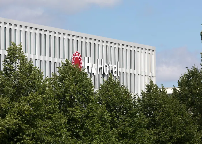 Hotel with Tennis: H4 Hotel Muenchen Messe