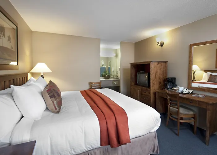 Cheap hotel: Maligne Lodge