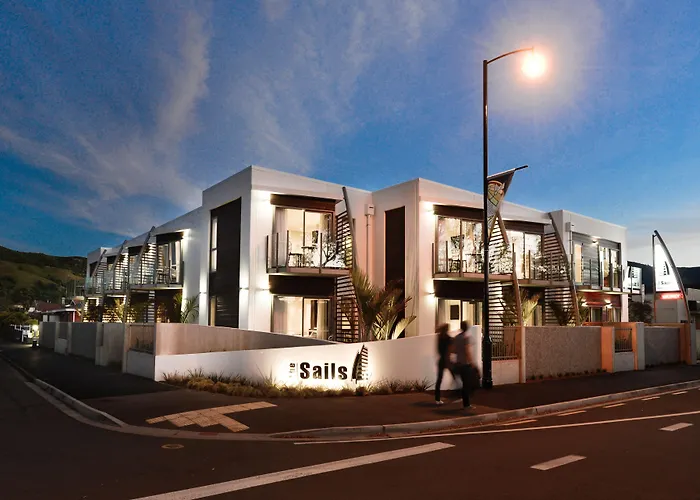 5 star hotel: The Sails Nelson