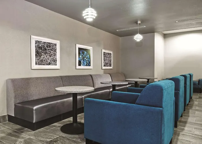 Jacuzzi hotel: La Quinta By Wyndham Victoria - South