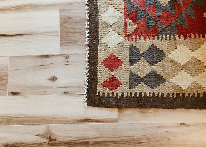 Cheap hotel: The Flying Steamshovel Inn