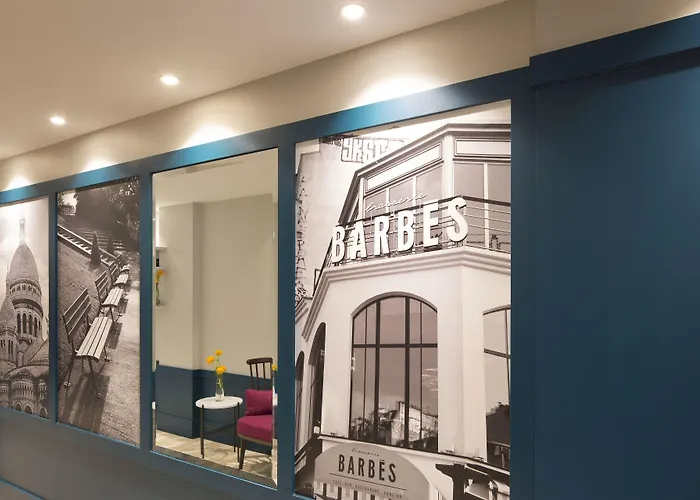 Hotel with pool: Les Matins De Paris & Spa