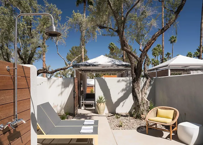 Pet Friendly hotel: Andaz Scottsdale Resort & Bungalows