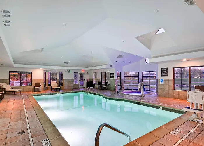 Homewood Suites By Hilton Aurora Naperville