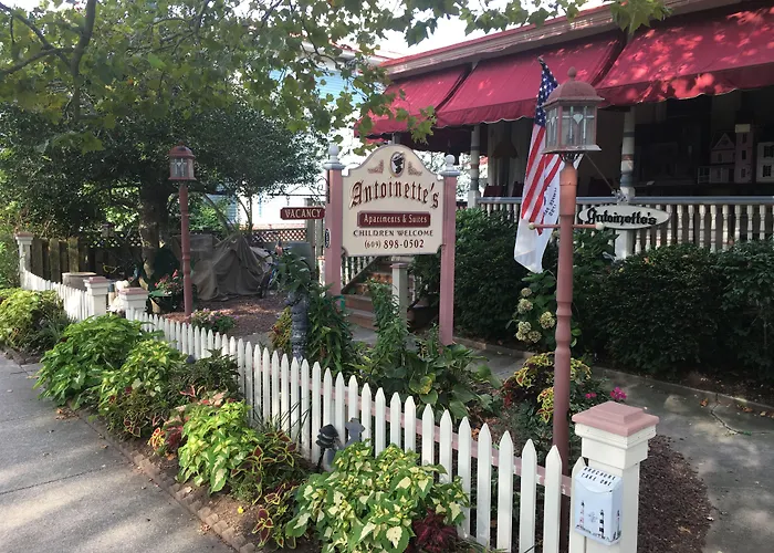 Guest house: Antoinette'S Apartments & Suites