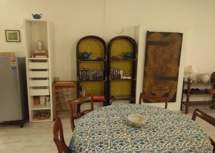 3 star hotel: 5/4 - Calcutta'S Freshest Bnb