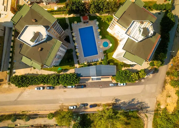 Pet Friendly hotel: River Park Residence Lara