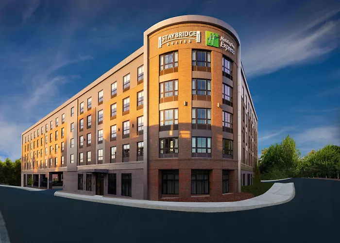 Pet Friendly hotel: Staybridge Suites - Quincy By Ihg