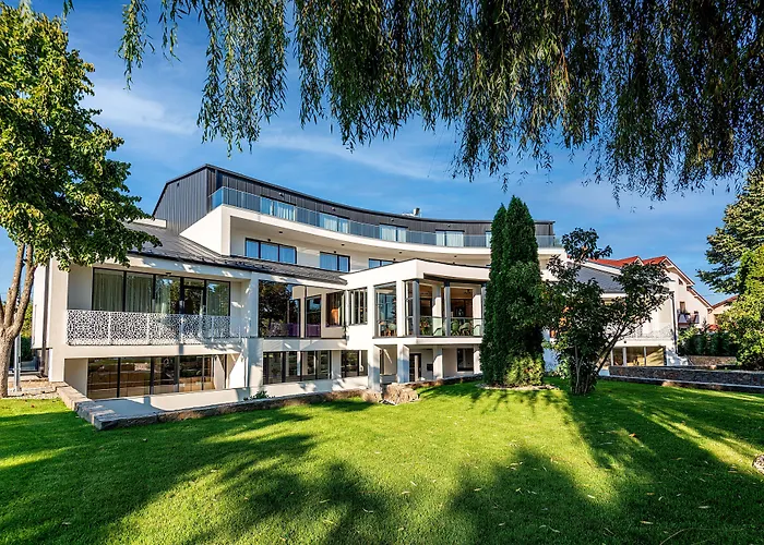 Family Hotel: Hotel Stein Collection