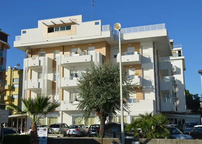 Hotel sulla spiaggia: Hotel Record