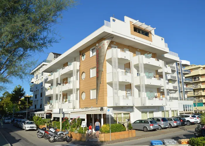 Hotel sulla spiaggia: Hotel Record
