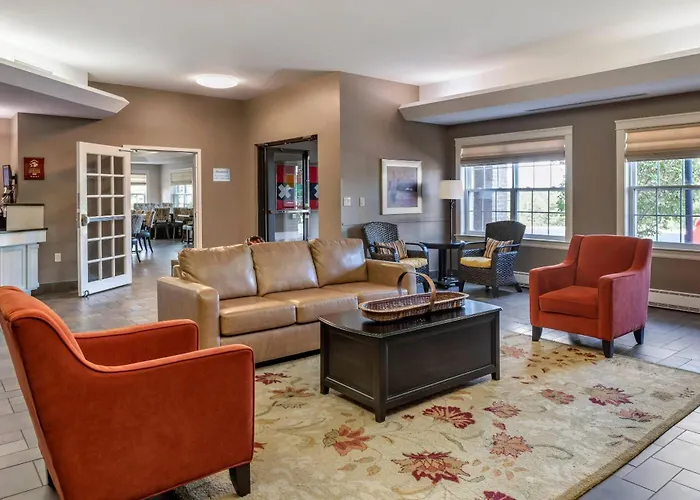 Hotel with pool: Quality Inn & Suites Quispamsis