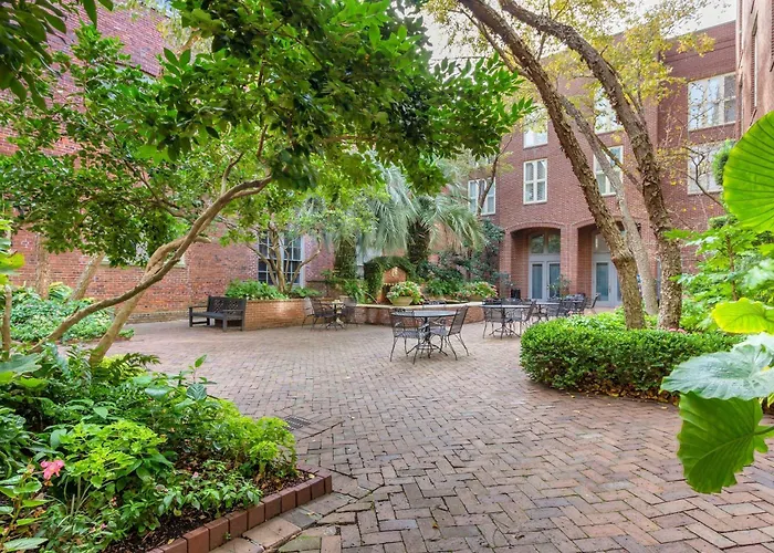 Pet Friendly hotel: Church Street Inn Historic Charleston, Ascend Collection Hotel